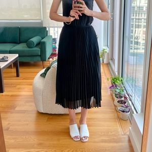 Aritzia Babaton Jude Skirt in Black